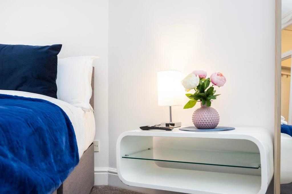 Stylish Studio In Leicester Square ลอนดอน ภายนอก รูปภาพ