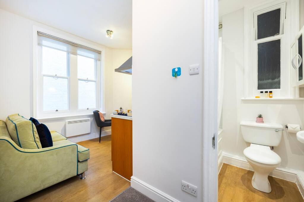 Stylish Studio In Leicester Square ลอนดอน ภายนอก รูปภาพ